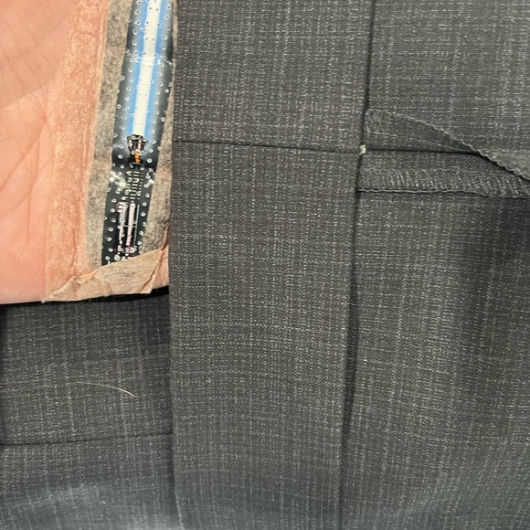 Hugo Boss suit 0-2 - Picture 4 of 11